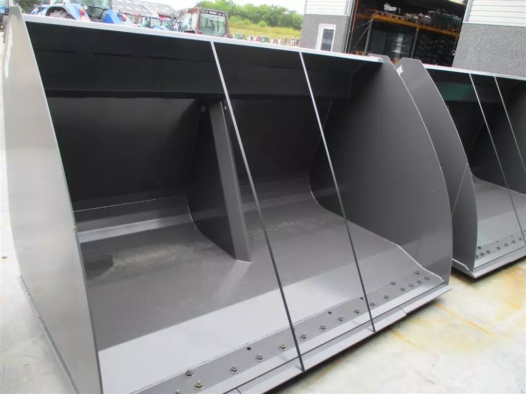 E-FARM: Other højtipskovl 4,2 m3 265cm bred og vendbar bolt-on skær - Excavator - id YIAQTPN - €9,358 - Year of construction: 2024 - Denmark