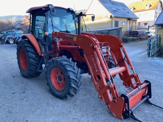 E-FARM: Kubota M 8560 - Tracteur - id N6AUFLK - 56 500 € - Année: 2015 - Lecture du nombre d'heure: 504,Puissance du moteur (chevaux): 85,France
