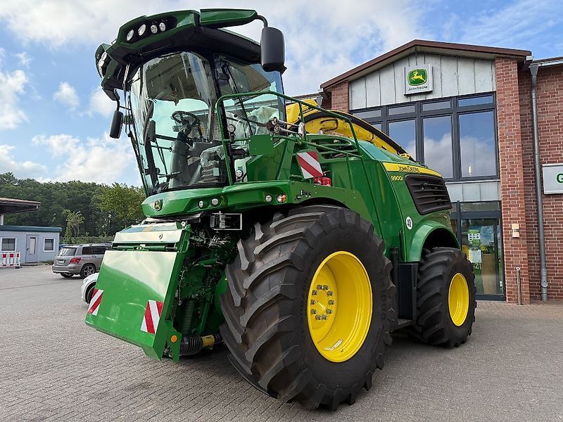 E-FARM: John Deere 9900 - Cosechadora de forraje autopropulsada - id UBEADFR - Año: 2024 - Horas: 10,Potencia del motor: 970,Alemania