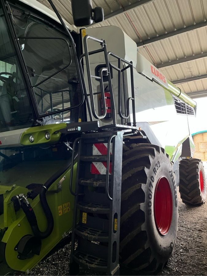 E-FARM: Claas Lexion 6600 - Kombájn - id PGQUGGI - 239 000 EUR - Gyártási év: 2021 - Üzemóra (motor): 550,Franciaország