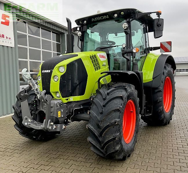 Claas Arion 530 CMATIC Traktor