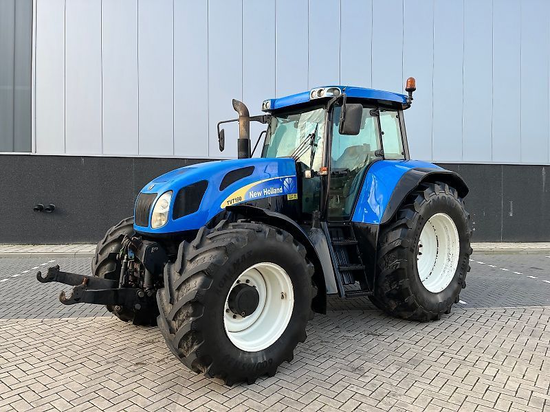 New Holland TVT 190 Traktor 29 500 €