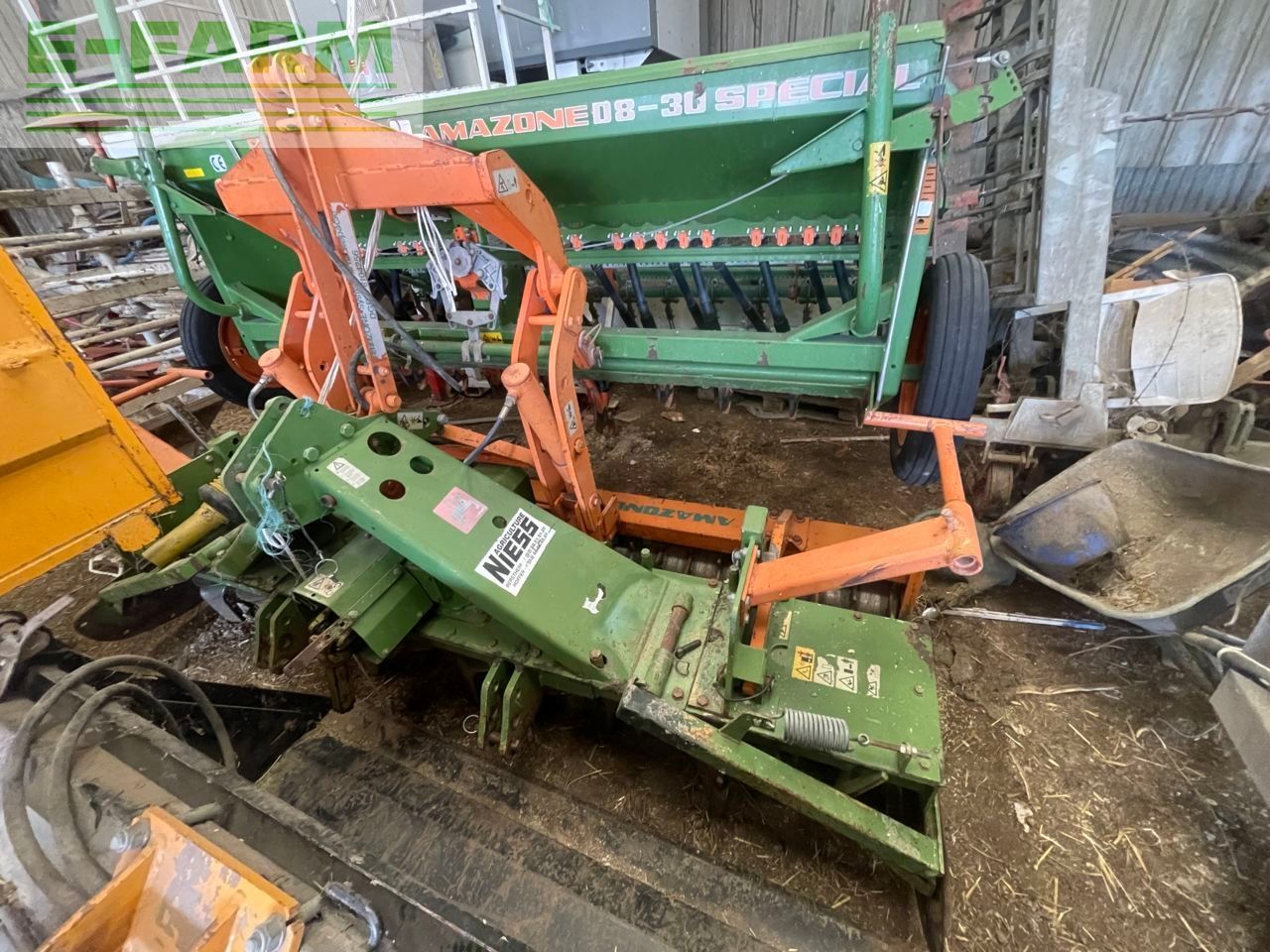 Amazone D8-30 Spécial Kombinacja uprawowo-siewna 7500 €