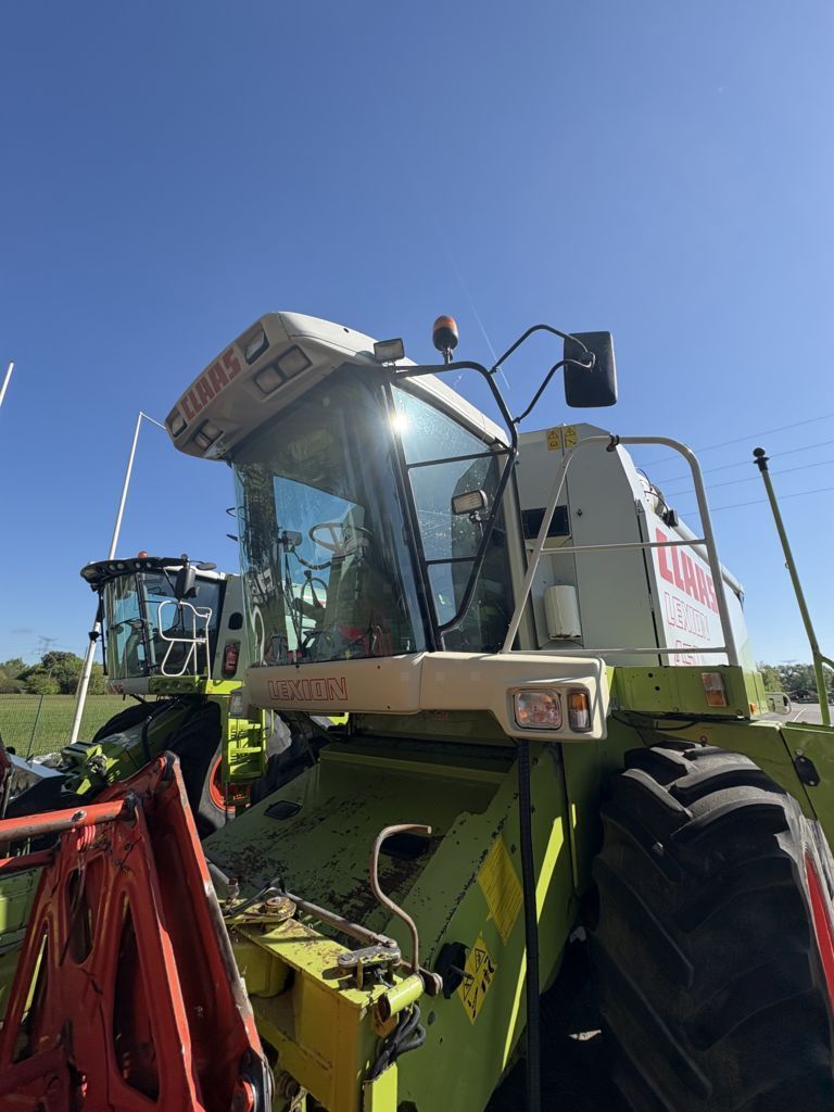 E-FARM: Claas Lexion 450 - Combine harvester - id EMKGWP1 - €48,000 - Year of construction: 1996 - Engine hours: 5,313,France