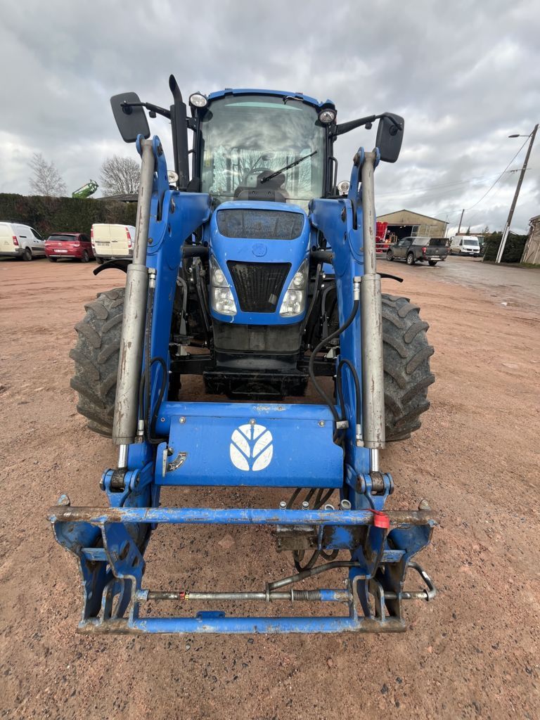 New Holland T5.105 Tractor €32,000