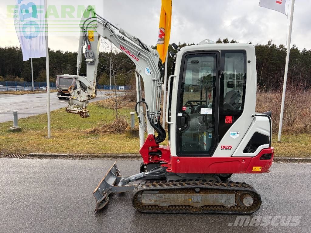 Takeuchi tb 225a v3 Mini-pelle 39 500 €