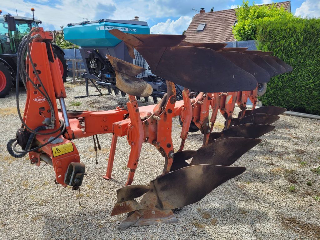 E-FARM: Kuhn varimaster 120 - Pflug - id GIIN4L8 - 8.500 € - Baujahr: 2005 - Frankreich