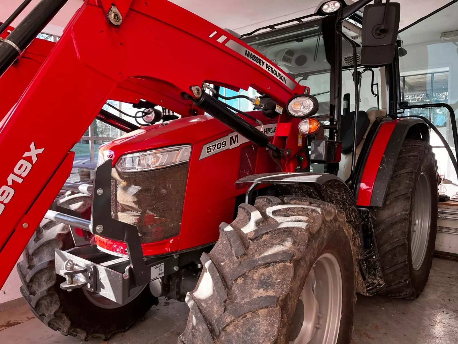 Massey Ferguson 5709 Tractor €62,000