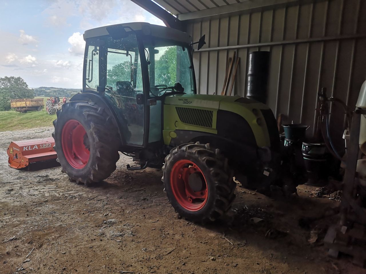 E-FARM: Renault nectis 257 f - Tracteur - id GN5XGZX - 19 000 € - Année: 2006 - Lecture du nombre d'heure: 4 307,Puissance du moteur (chevaux): 65,France