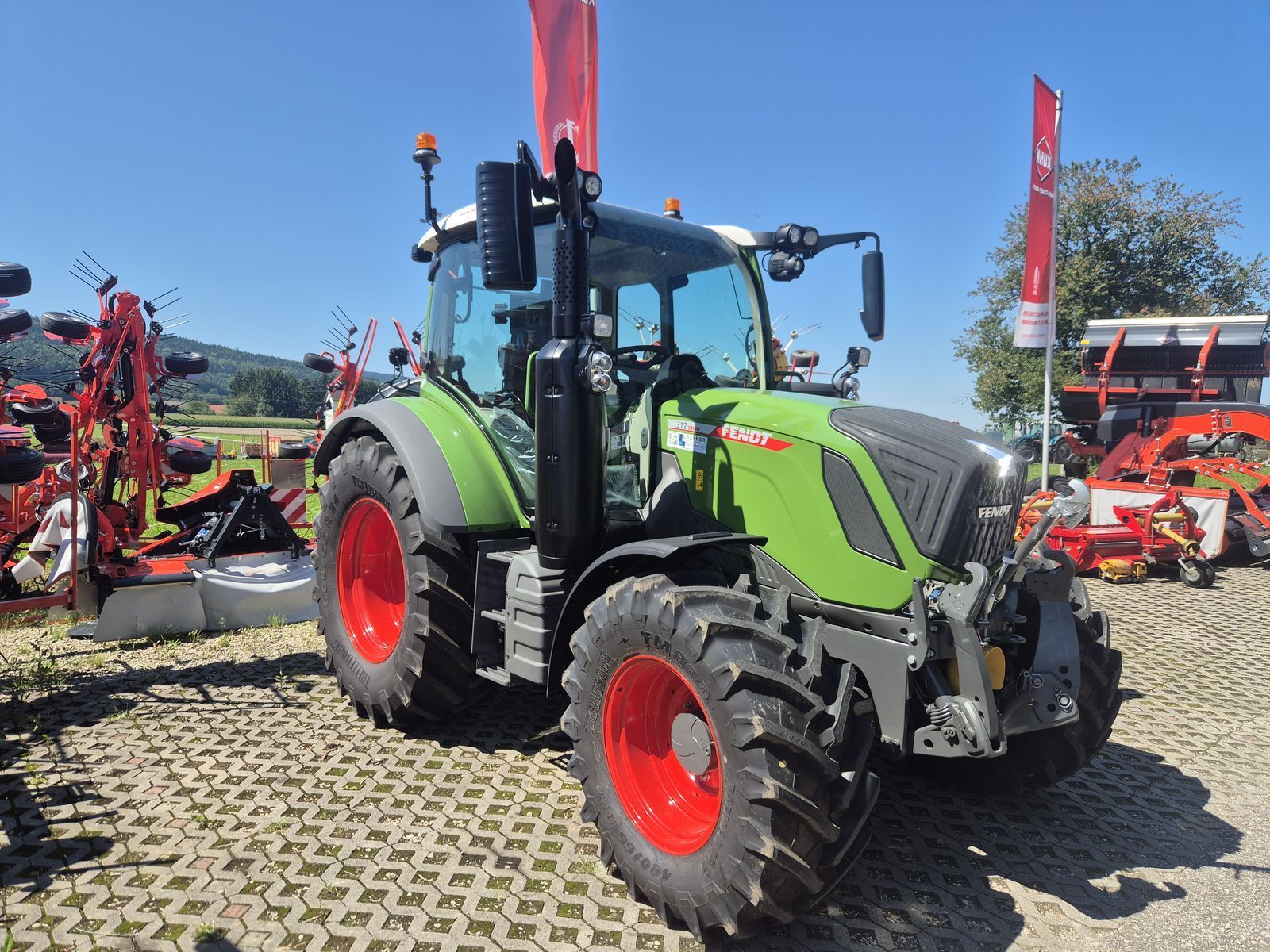 Fendt 312 Vario Profi Tractor 123.000 €