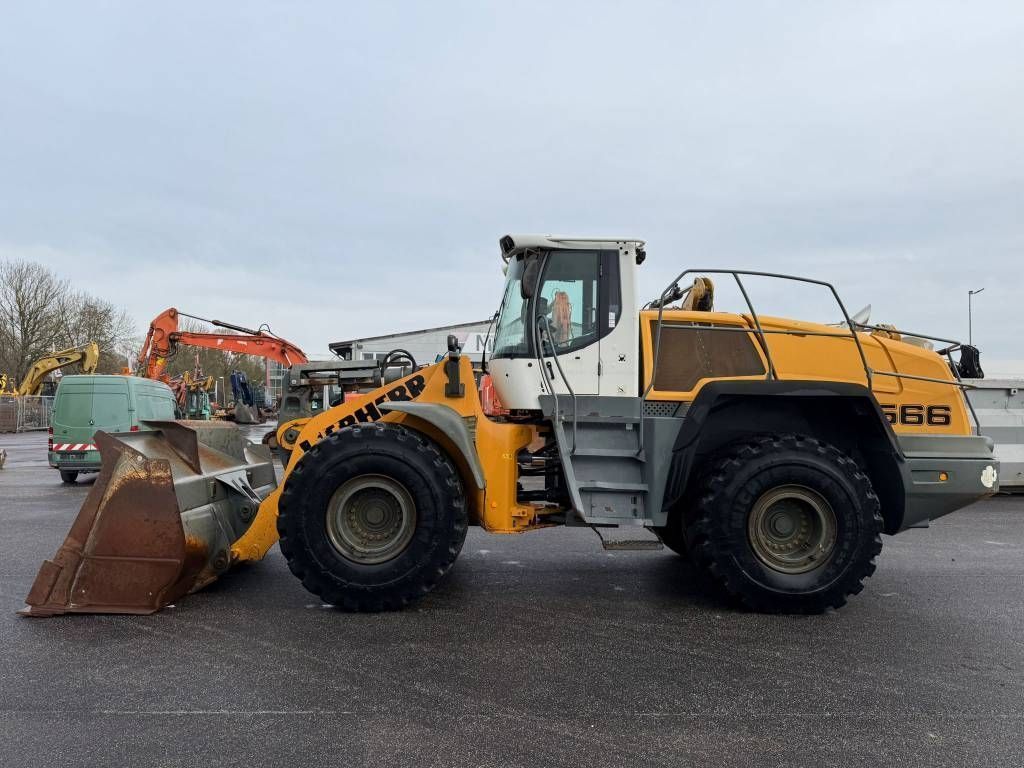 Liebherr l 566 / bj. 2015 / 11.000h/klima/zsa/waage Ładowarka kołowa