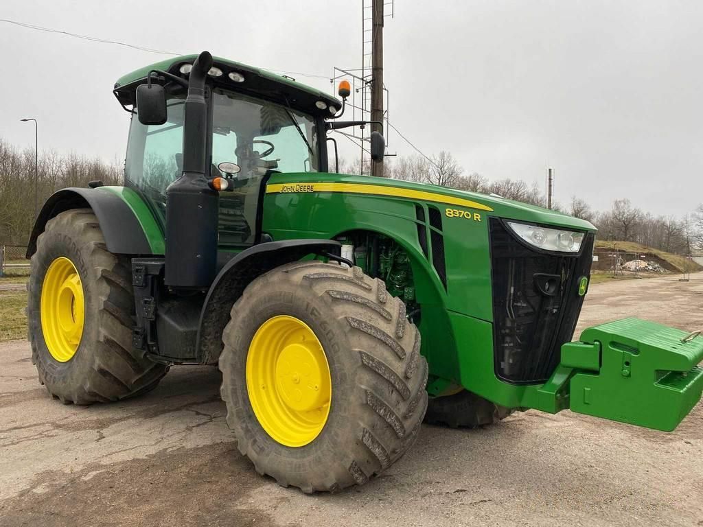 E-FARM: John Deere 8370 R - Traktor - id EHVU5UF - 125.000 € - Baujahr: 2015 - Abgelesene Motorstunden: 5.772,Motorleistung (PS): 370,Litauen