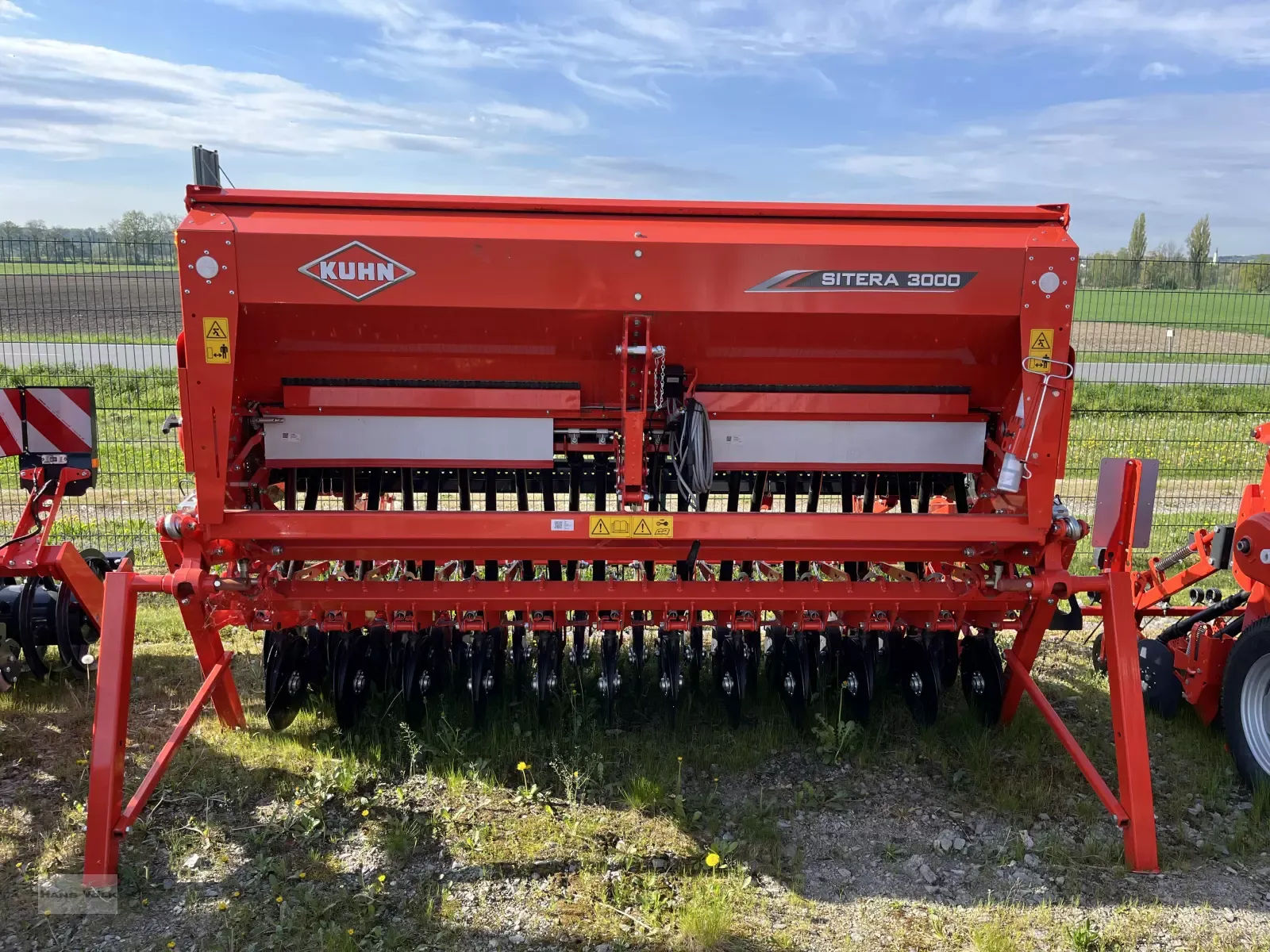 E-FARM: Kuhn sitera 3000 - Диско-высевная комбинация - id 43G4KLN - 21 008 € - Год выпуска: 2024 - Германия