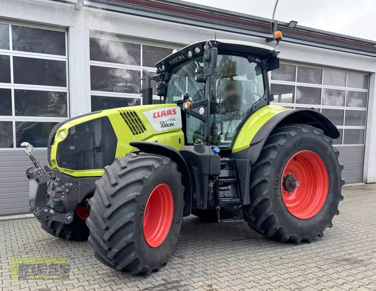 E-FARM: Claas Axion 810 CMATIC CEBIS - Tractor - id E7DQMSX - 87.380 EUR - Anul: 2016 - Citeste ore: 3.987,Muterea motorului: 228,Germania