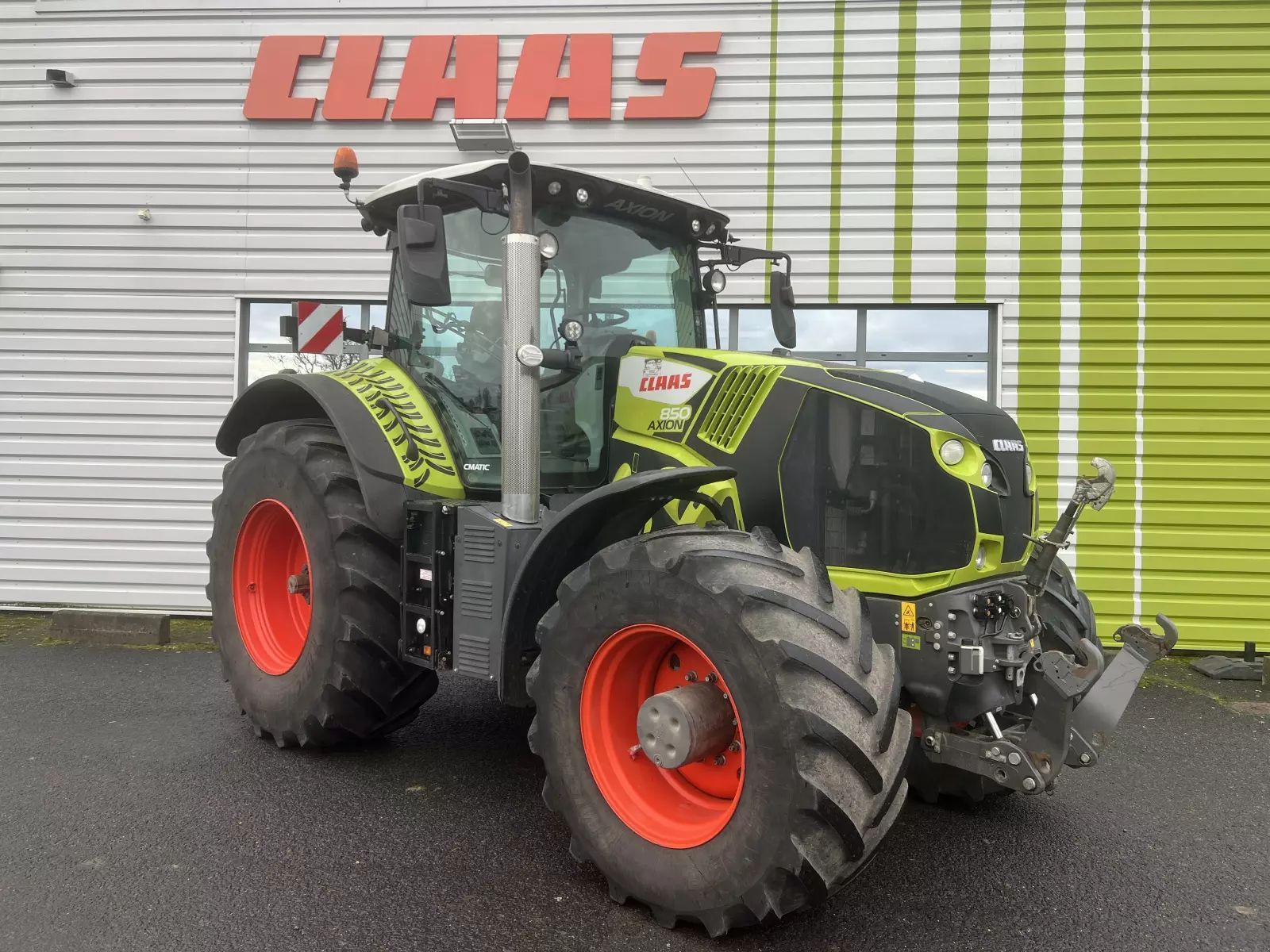E-FARM: Claas Axion 850 CMATIC - Traktor - id GNQ7RYM - 140.000 € - Baujahr: 2020 - Abgelesene Motorstunden: 3.825,Frankreich