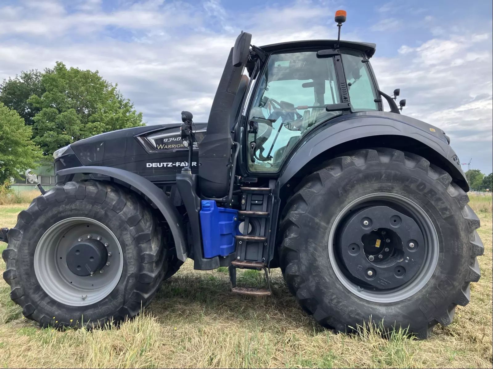 E-FARM: Deutz-Fahr 9340 Agrotron TTV - Tractor - id QJLYE8P - €88,000 - Year of construction: 2018 - Engine hours: 4,391,Germany