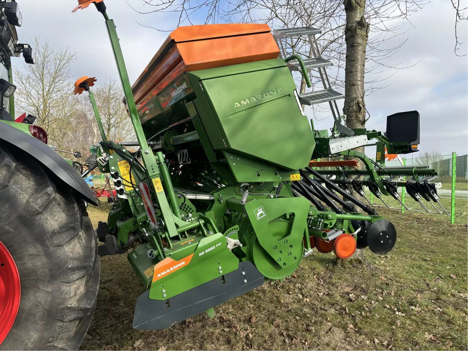 E-FARM: Amazone KE 3000 Super - Drilling machine combination - id LGQWMYB - €44,900 - Year of construction: 2023 - Germany