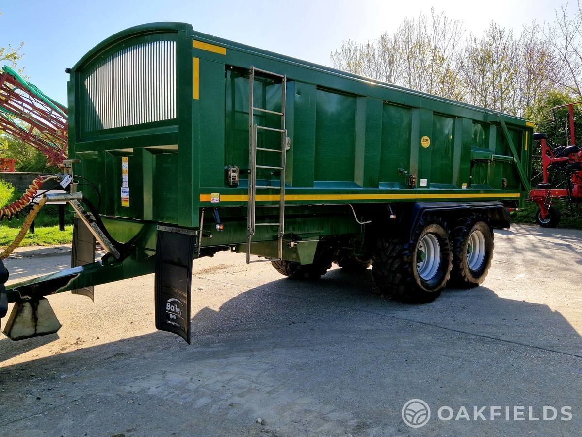 E-FARM: Bailey root 14 - Tipper - id 9LUKIGG - €21,729 - Year of construction: 2020 - United Kingdom