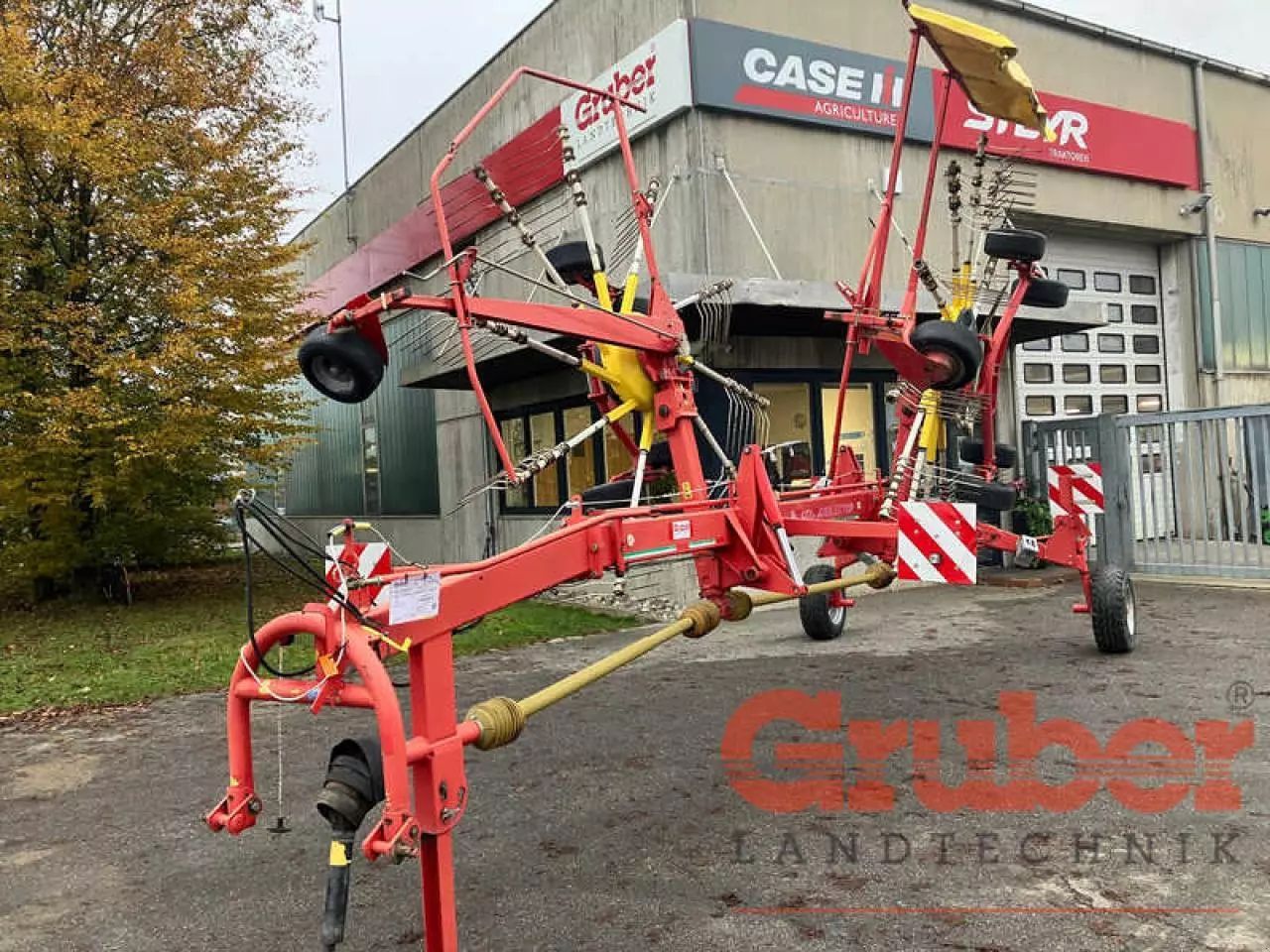 E-FARM: pöttinger eurotop 651 a - Schwader - id WDQZYK3 - 8.450 € - Baujahr: 2004 - Deutschland