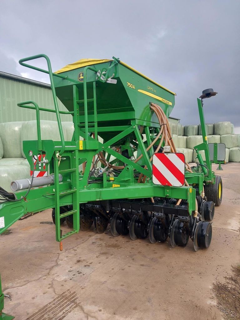 John Deere 750A Burghiu direct 27.000 EUR
