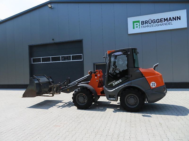Hitachi zw65 mit schaufel+palettengabel, erst 930 stunden Wheel loader €31,900