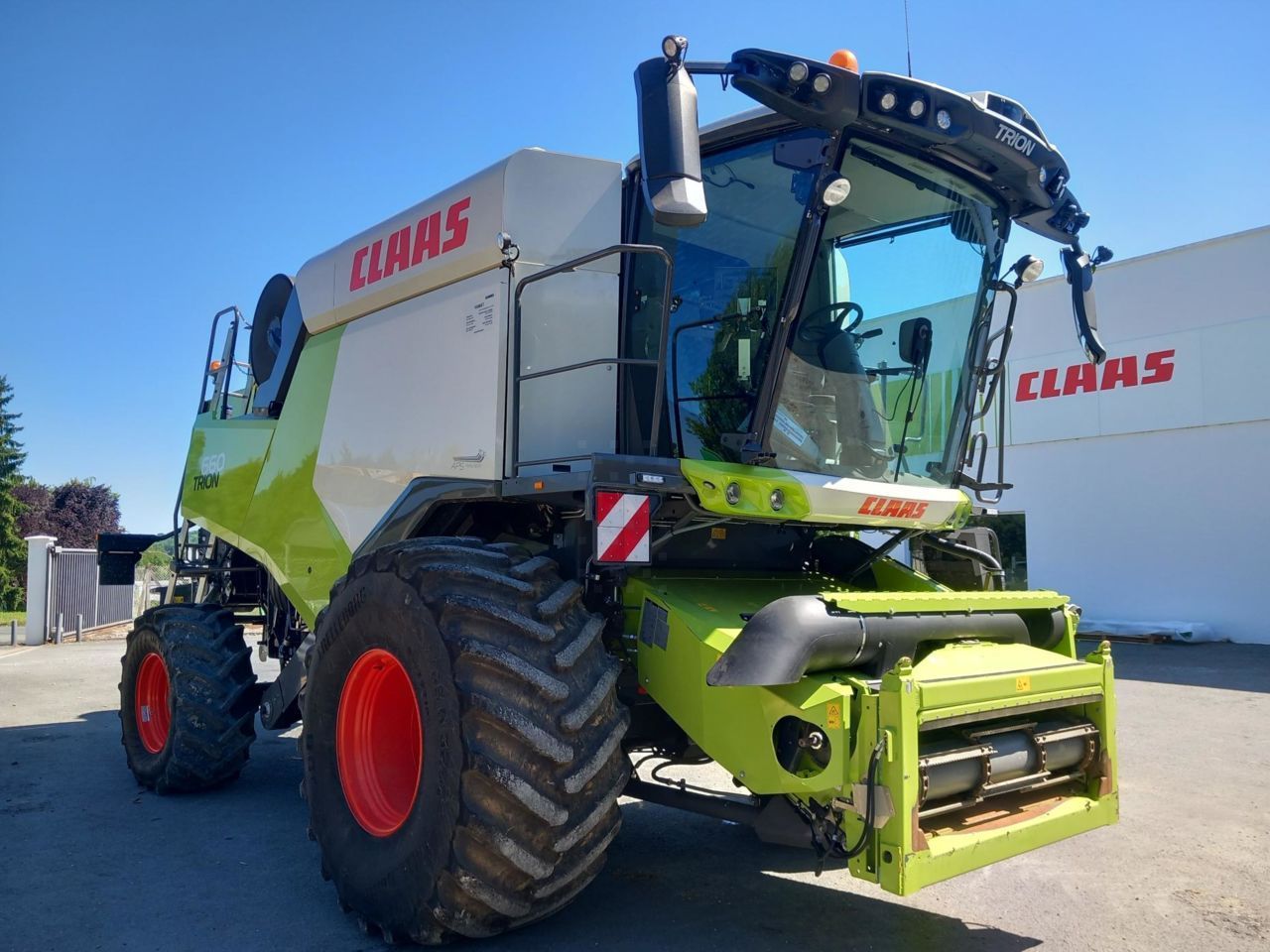 E-FARM: Claas Trion 660 - Kombájn - id GUPAKYJ - Gyártási év: 2023 - Üzemóra (motor): 390,Franciaország