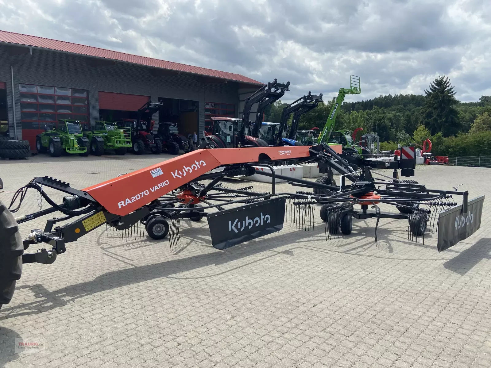 E-FARM: Kubota RA2070 Vario - Rastrillo - id 1VIPG8G - 23.000 € - Año: 2022 - Alemania