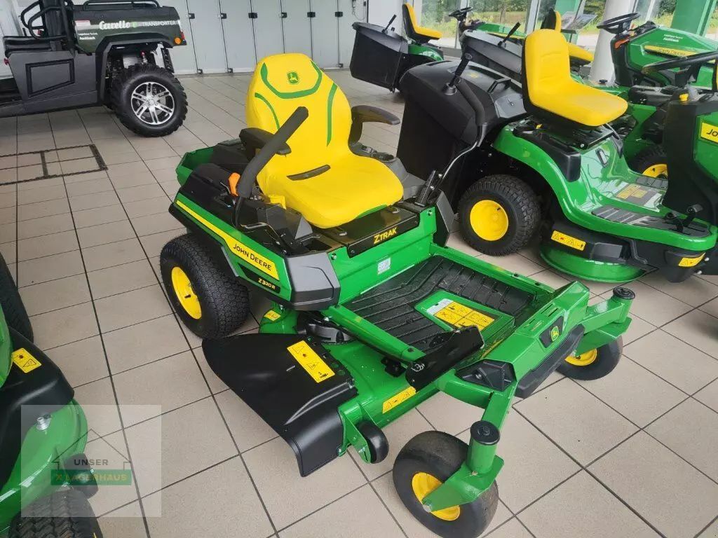 John Deere 320R Rasenmäher 5.749 €