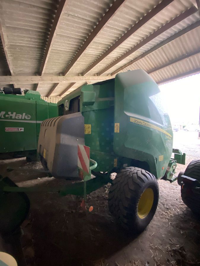 E-FARM: John Deere V451M - Presse à balles - id FK4F7IM - 43 000 € - Année: 2023 - Balles produites: 2 960,France