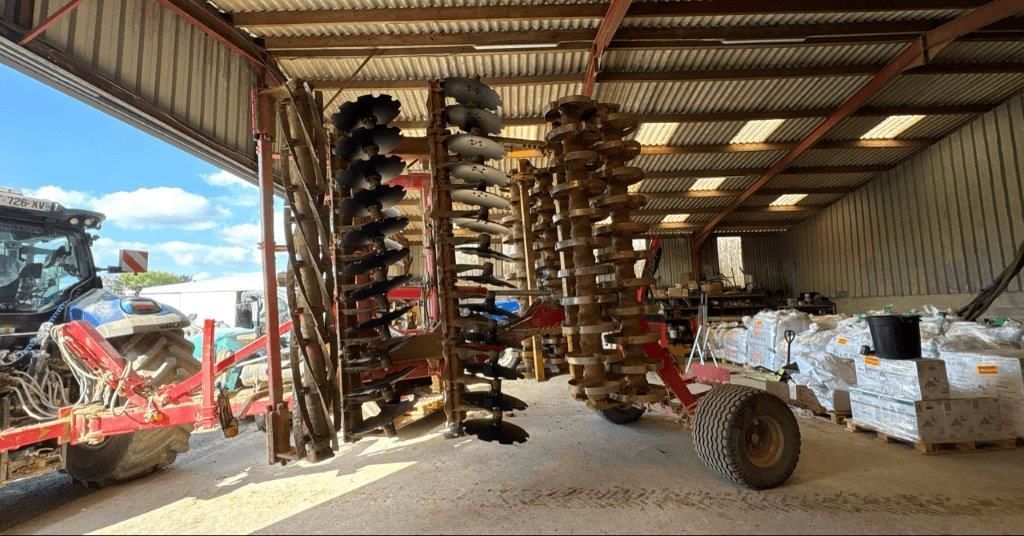 E-FARM: Pöttinger Terradisc  6001 T - Grubber - id BVRTVCP - 38.000 € - Baujahr: 2022 - Frankreich