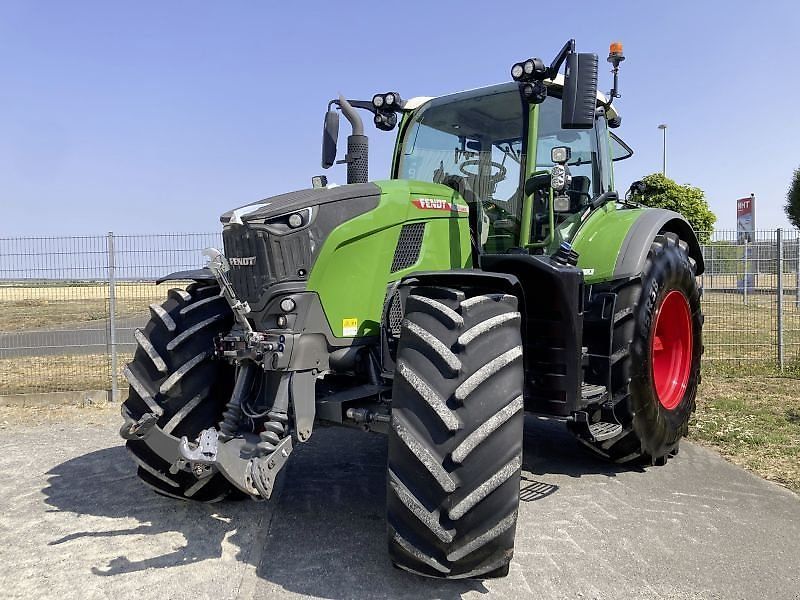 Fendt 724 Vario Profi Plus Tractor €207,500