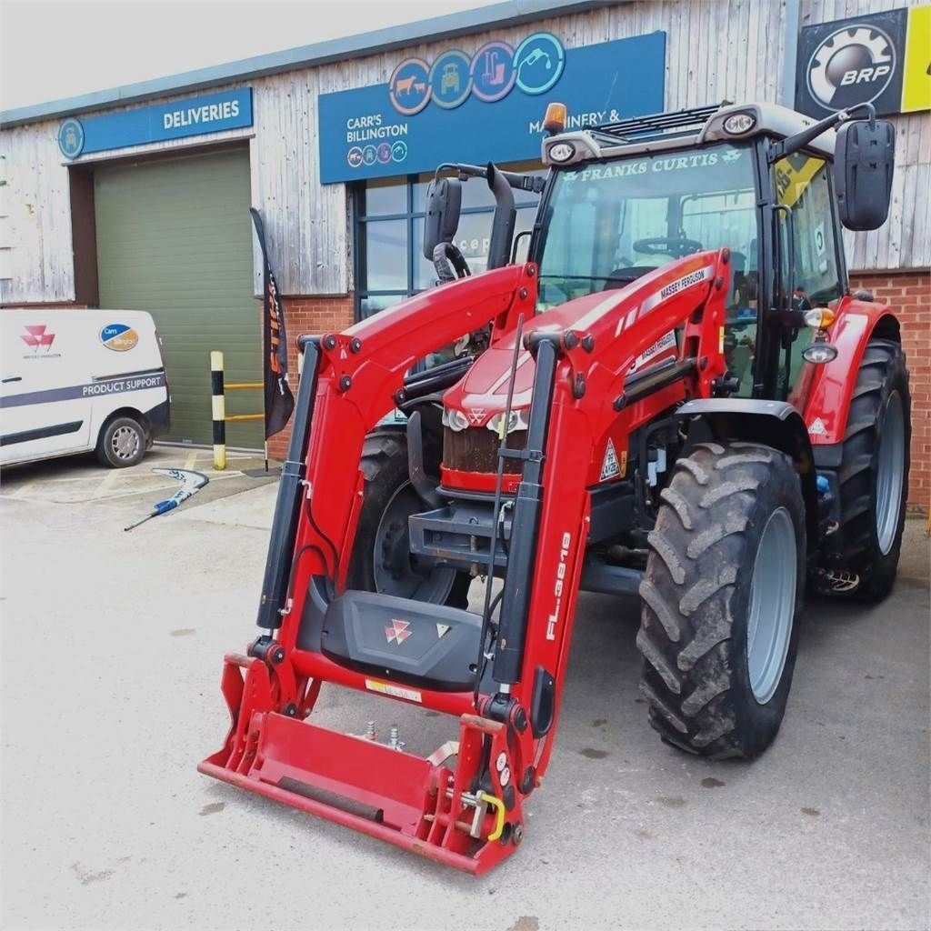 E-FARM: Massey Ferguson 5712M - Tracteur - id EH62KZH - 50 357 € - Année: 2020 - Lecture du nombre d'heure: 5 470,Royaume-Uni