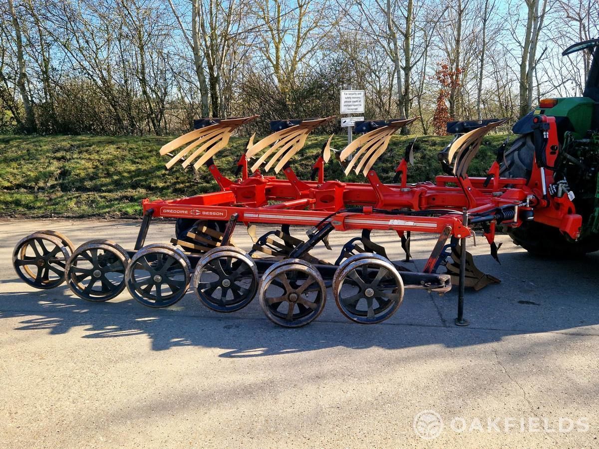 E-FARM: GREGOIRE BESSON rcw6 4 - Pflug - id IJ5TZF2 - 9.307 € - Baujahr: 2015 - Vereinigtes Königreich