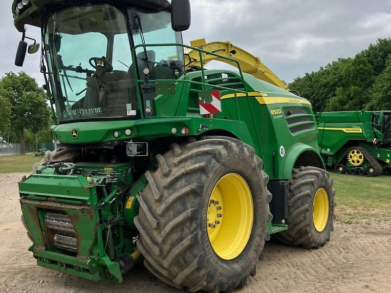 John Deere 8500 Самоходный кормоуборочный комбайн 149 000 €