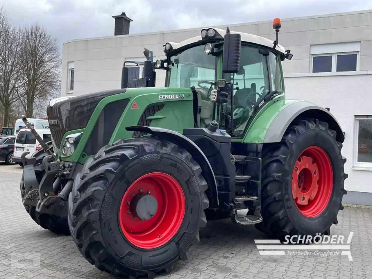E-FARM: Fendt 828 Vario Profi - Traktor - id PPLWBIQ - 84.885 € - Baujahr: 2015 - Abgelesene Motorstunden: 5.950,Deutschland
