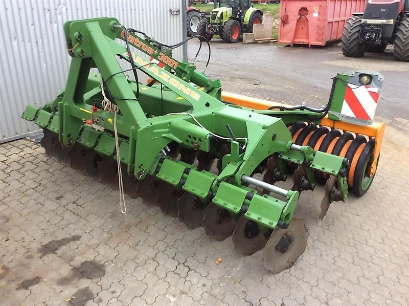 E-FARM: Amazone catros+ 3001 - Talířová a disková brána - id ZWWHLA3 - 10 924 € - Německo