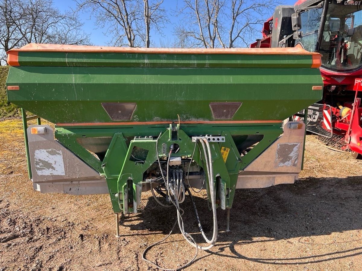 E-FARM: Amazone za - m 3600 - Düngerstreuer - id D6H8QM6 - 6.500 € - Baujahr: 2012 - Frankreich