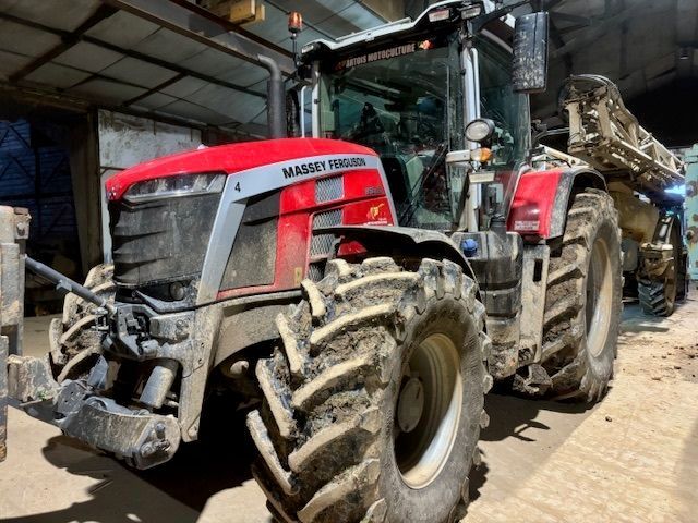 E-FARM: Massey Ferguson 8S.225 - Tractor - id SS6KFGH - €138,000 - Year of construction: 2023 - Engine hours: 1,560,Engine power (HP): 225,France