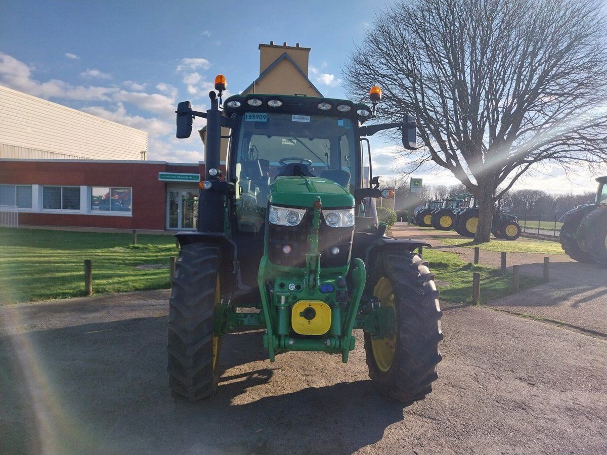 E-FARM: John Deere 6R 130 - Traktor - id LKJMCYT - 114.900 € - Baujahr: 2023 - Abgelesene Motorstunden: 1.000,Frankreich