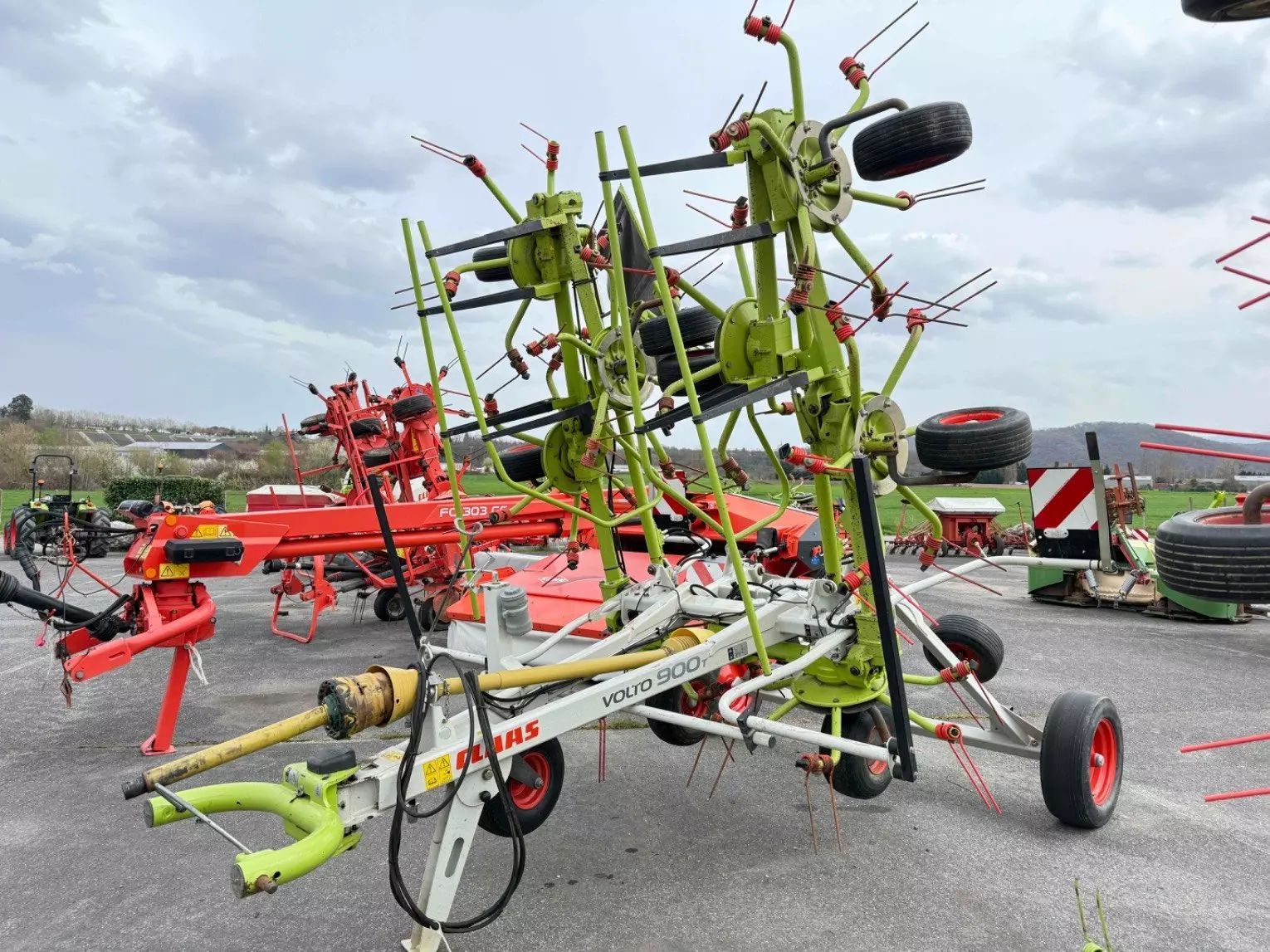 E-FARM: Claas Volto 900 T - Tedder - id LJZHCIB - 15.000 € - Año: 2017 - Francia