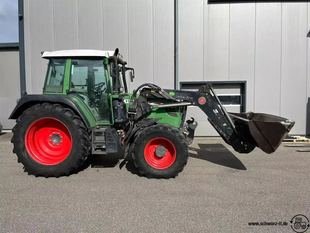 E-FARM: Fendt 313 Vario - Tractor - id B1G78Z8 - €56,500 - Year of construction: 2016 - Engine hours: 9,500,Engine power (HP): 131,Germany