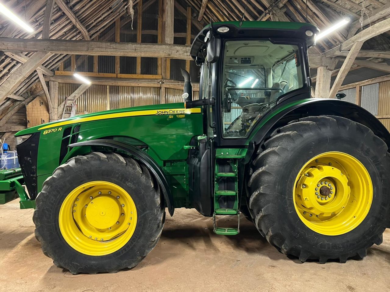 John Deere 8370 R Tractor 169.500 €