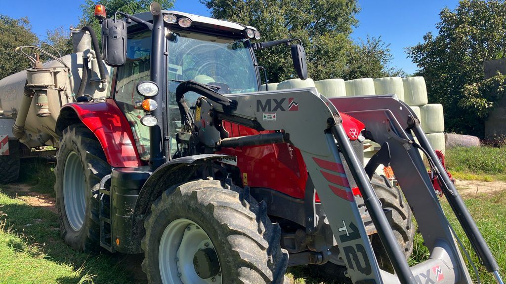 E-FARM: Massey Ferguson 6713S Dyna-6 Efficient - Tractor - id XQG8XGS - Year of construction: 2022 - Engine hours: 2,000,Engine power (HP): 135,France