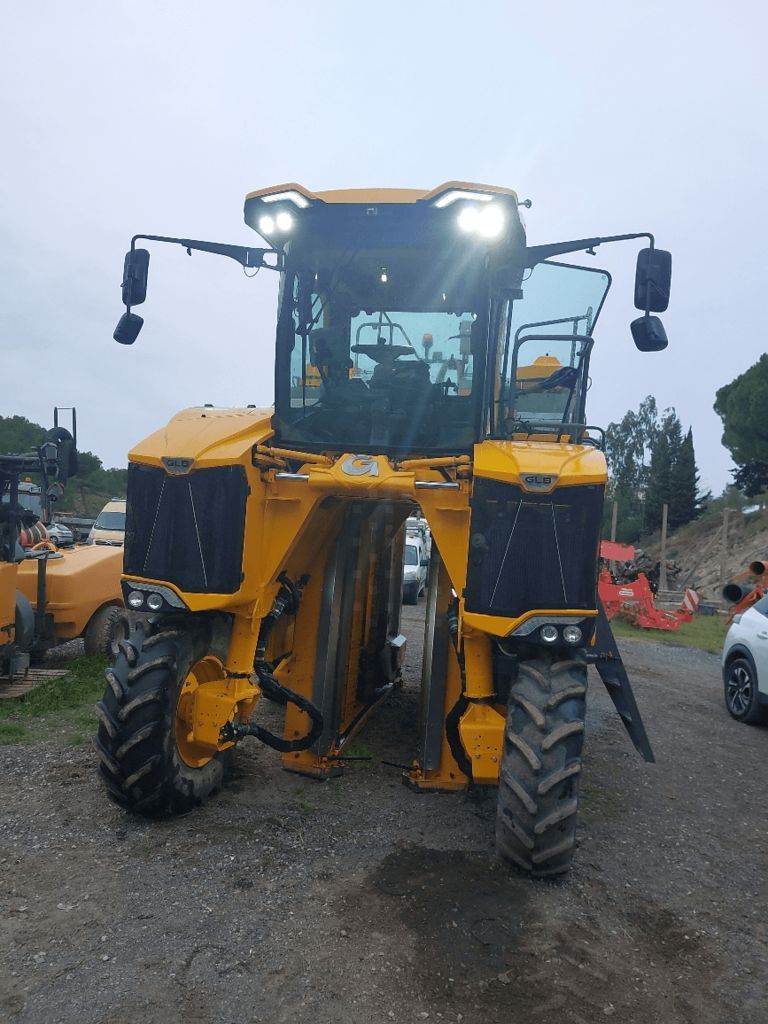 E-FARM: GREGOIRE BESSON gl8.4 - Cosechadora de uvas - id C7TWCJL - 125.000 € - Año: 2020 - Francia