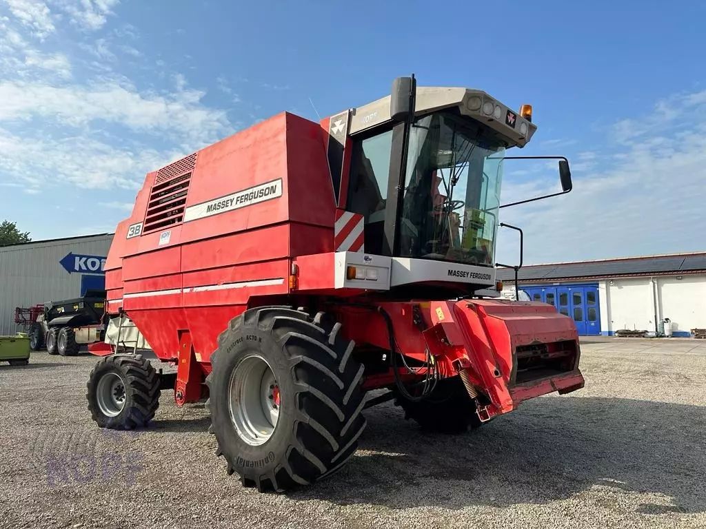 Massey Ferguson MF 38 Kombajn zbożowy 22 000 €