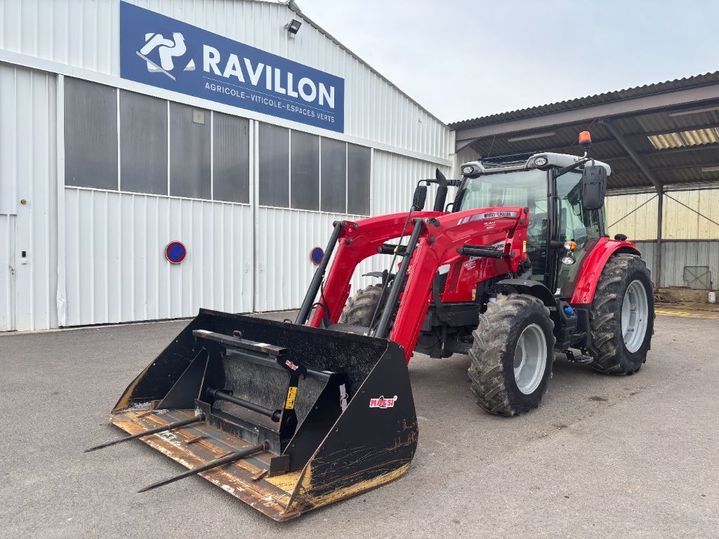Massey Ferguson 5713 S Traktor