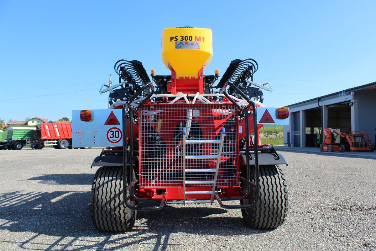 SMS titan 630 + apv ps 300 nachsaatgerät-neu Lisy a válečky 39 900 €