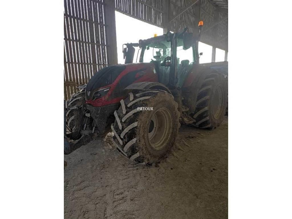 E-FARM: Valtra T214 Direct - Tracteur - id SXX3RYR - 99 000 € - Année: 2020 - Lecture du nombre d'heure: 3 029,Puissance du moteur (chevaux): 215,France