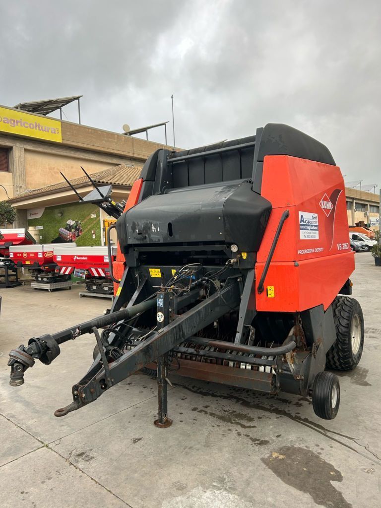 Kuhn VB 2160 Baler €15,500