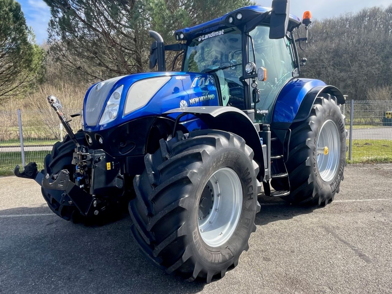 E-FARM: New Holland T7.245 - Tractor - id T9MKGRS - 129.000 € - Año: 2023 - Horas: 1750,Potencia del motor: 245,Francia